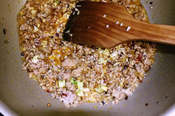 土豆肉末泡菜丁的做法图解6