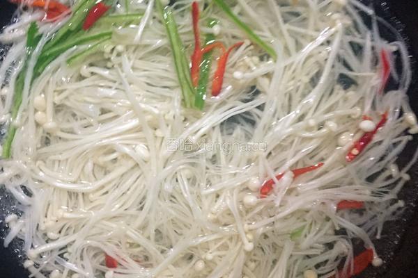 凉拌金针菇的做法图解2