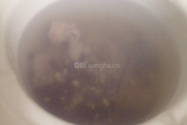 排骨红豆绿豆薏米汤的做法图解2