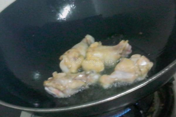 老干妈牛肉辣酱红烧鸡腿的做法图解3