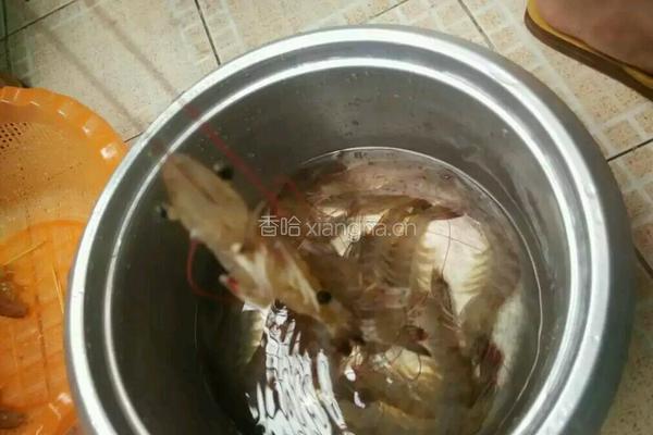 爆炒基围虾的做法图解1