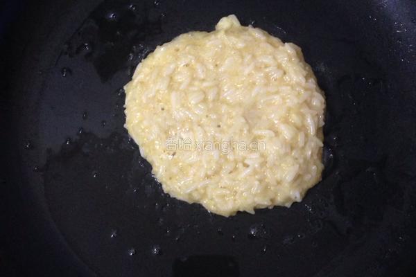 米饭煎饼的做法图解2