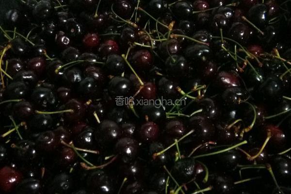 樱桃果酱的做法图解1