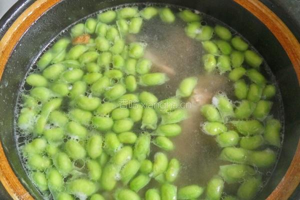 排骨毛豆汤的做法图解3