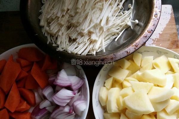 三汁闷鸡翅的做法图解2