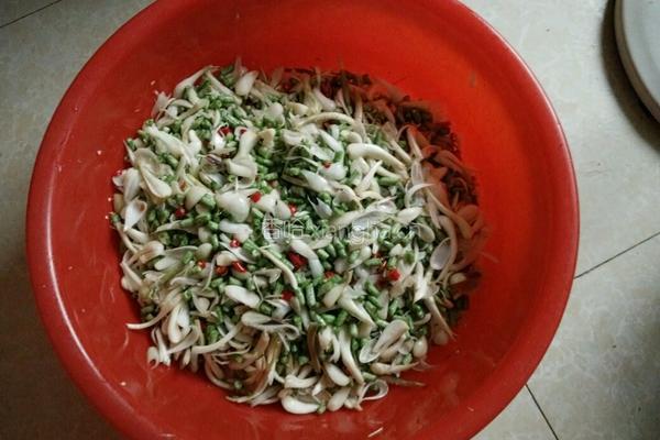 腌酸豆角的做法图解2
