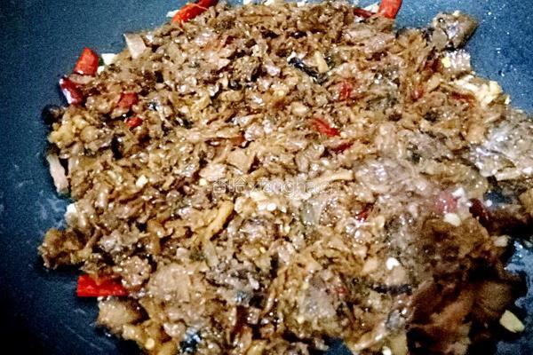 外婆菜炒腊肉的做法图解5
