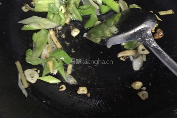 葱爆猪肝的做法图解5
