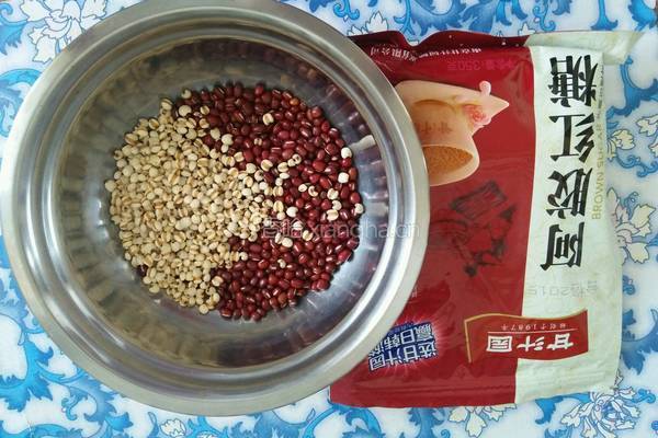 红豆薏米粥的做法图解1