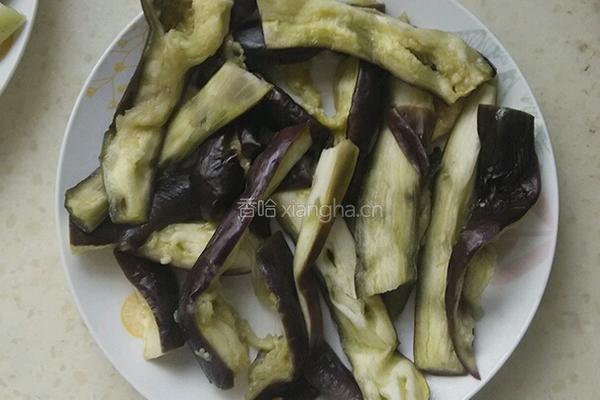麻汁蒜泥拌茄子的做法图解3