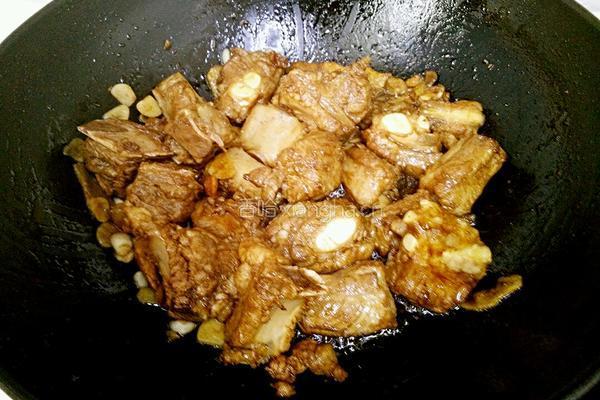 玉米烧排骨的做法图解8