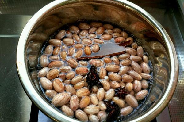 水煮五香花生米的做法图解6
