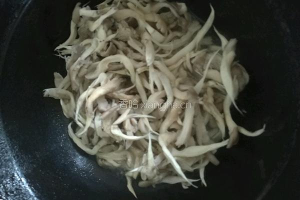 炒蘑菇的做法图解3