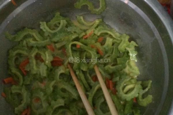 苦瓜蛋饼的做法图解3