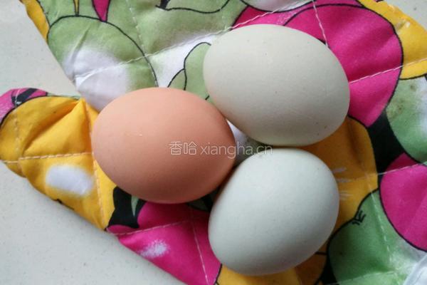 茶籽油蒸土鸡蛋的做法图解2