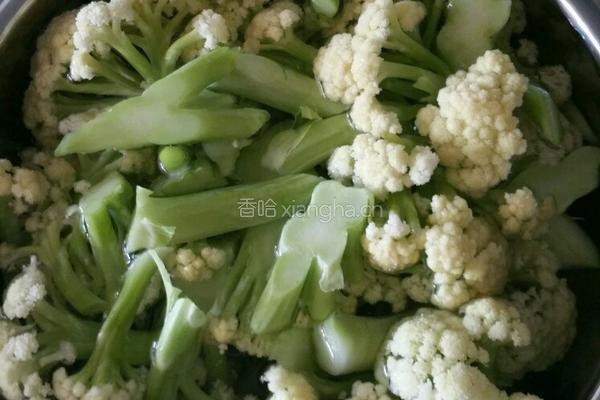 干锅有机菜花的做法图解1