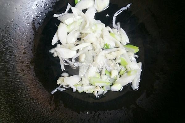 酸辣土豆粉的做法图解2