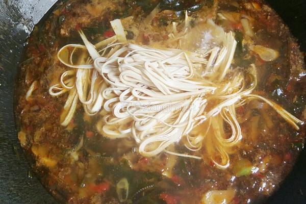 酸辣土豆粉的做法图解7