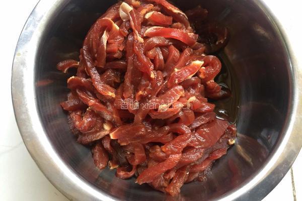 青椒牛肉的做法图解1