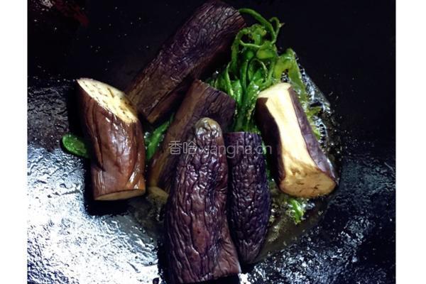 青椒茄子的做法图解8