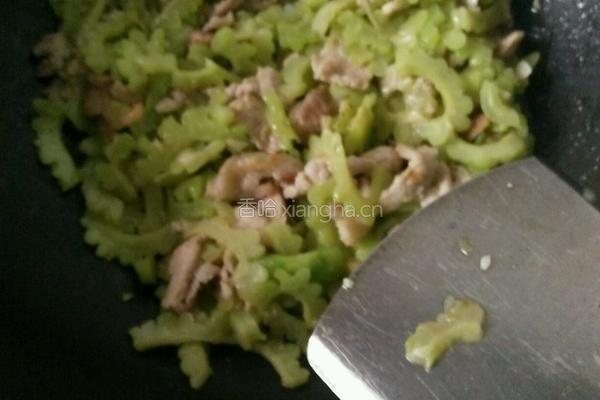 苦瓜炒肉的做法图解6