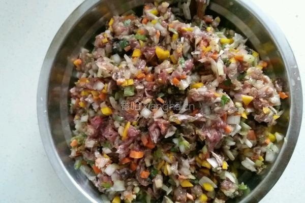 牛肉水饺的做法图解1
