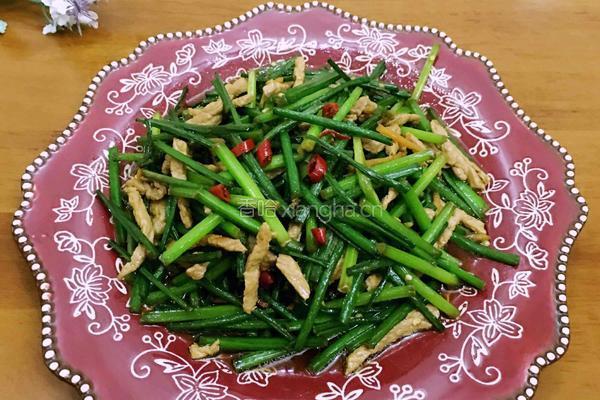 韭菜花炒肉丝的做法图解7
