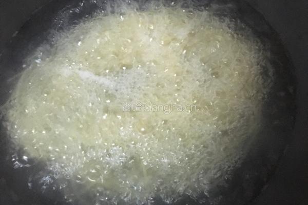 特色炸酱意面的做法图解1