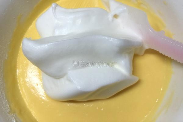 乳酪戚风蛋糕的做法图解4