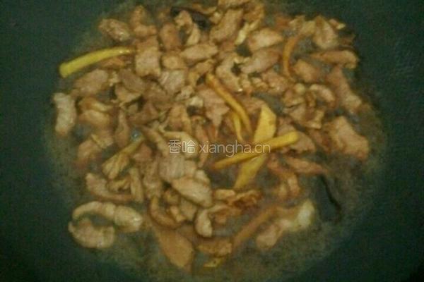 韭菜花炒肉的做法图解5