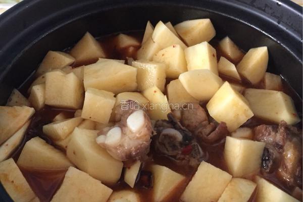 土豆烧排骨的做法图解9