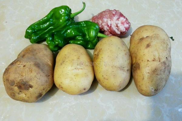 青椒土豆丝的做法图解1
