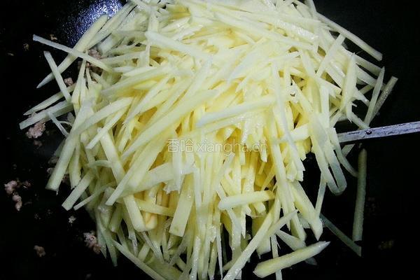 青椒土豆丝的做法图解7
