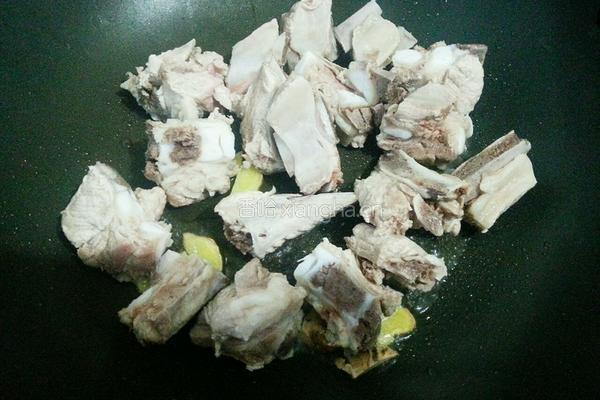 红烧冬瓜排骨汤的做法图解2