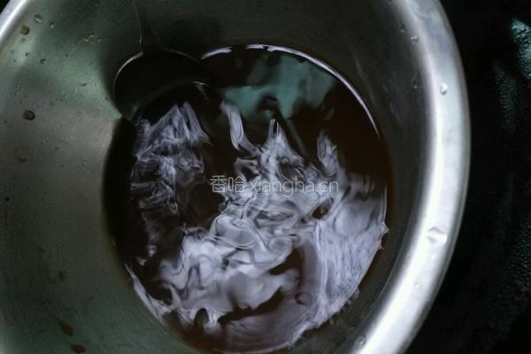 龟苓膏芒果西米露的做法图解3