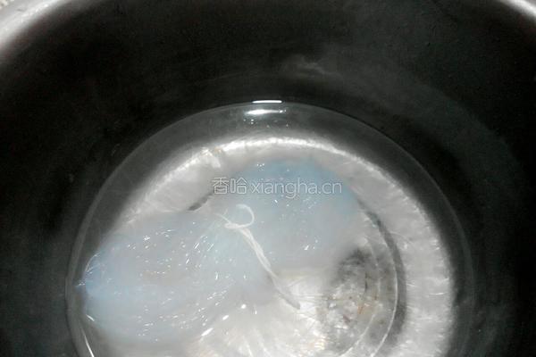 蒜蓉扇贝蒸粉丝的做法图解2