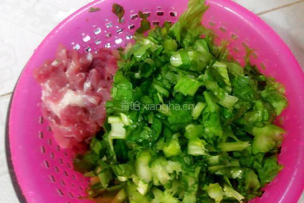 咸蛋黄芥菜汤的做法图解1
