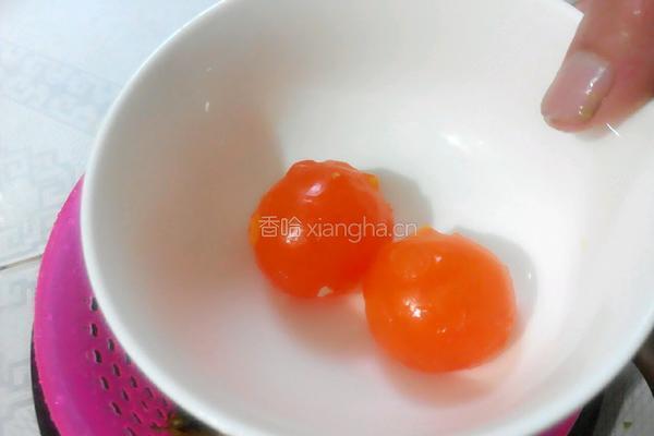 咸蛋黄芥菜汤的做法图解2