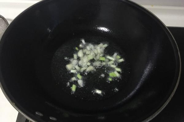杏鲍菇炒鸡丁的做法图解5