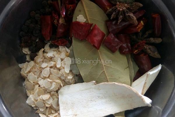 药膳猪蹄的做法图解4