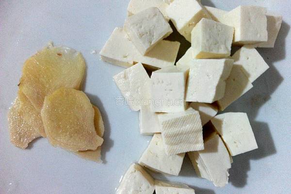 平菇豆腐汤的做法图解2