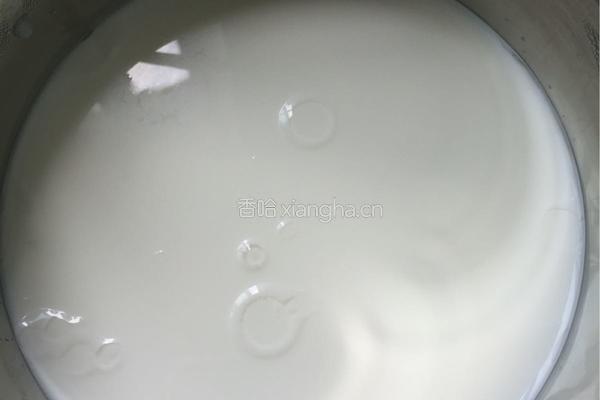 自制草莓酱酸奶的做法图解5
