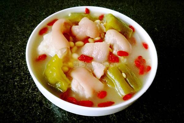 黄豆苦瓜猪脚汤的做法图解5