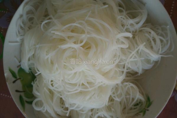 蒜蓉蒸粉丝的做法图解2