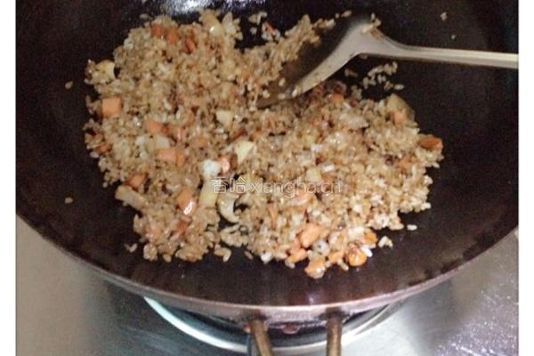 酱油炒饭的做法图解5
