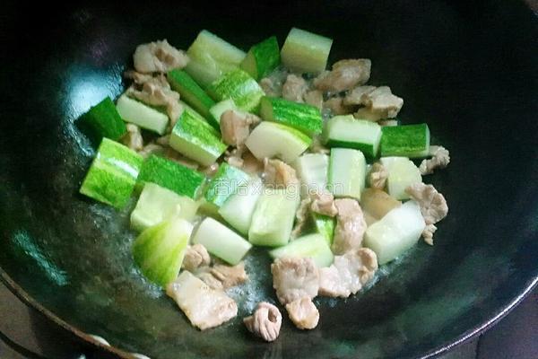 黄瓜炒肉片的做法图解7