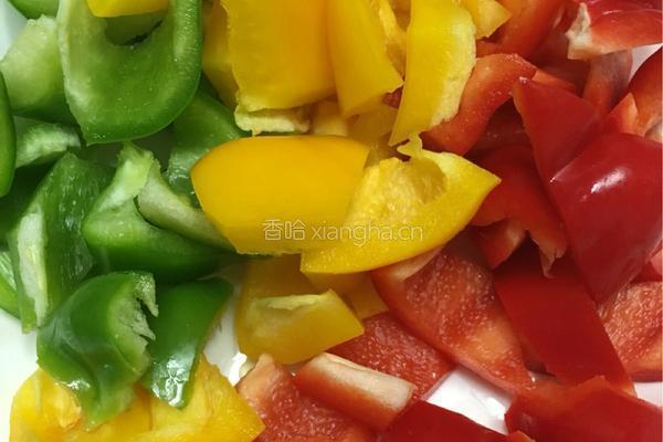 彩椒孜然牛肉的做法图解2