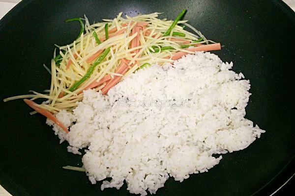 青椒土豆丝炒饭的做法图解6