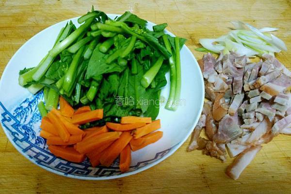 肘子肉炖海带的做法图解2
