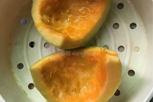 蒸南瓜饼的做法图解1
